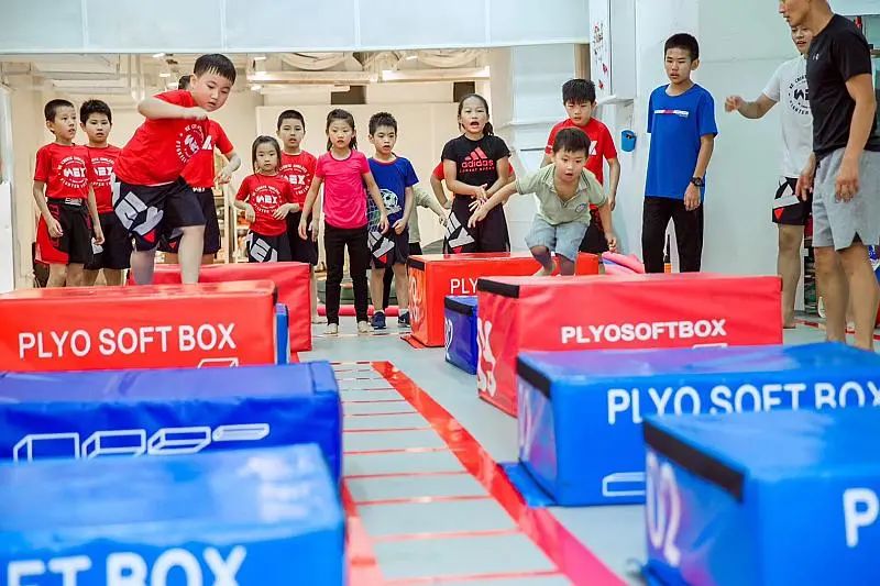 健身手套绑带_健身手套怎么绑_手套健身绑带的作用