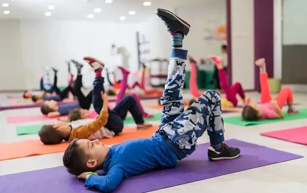 健身手套绑带_健身手套怎么绑_手套健身绑带的作用