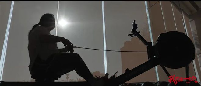 开元棋app官方下载 40+减肥成功，消失半年罕见露面，没反弹还更美了！深扒同款好心动！