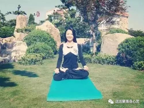 打坐盘腿练习方法——双盘_盘腿打坐怎么练_盘腿打坐初学视频