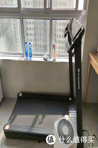 亿健智能跑步机开箱评测：我为什么在70㎡的小屋内选择这样一个大家伙