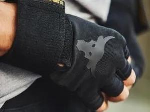 手套健身带要洗吗_健身要带手套吗_健身手套有必要买带束带的么