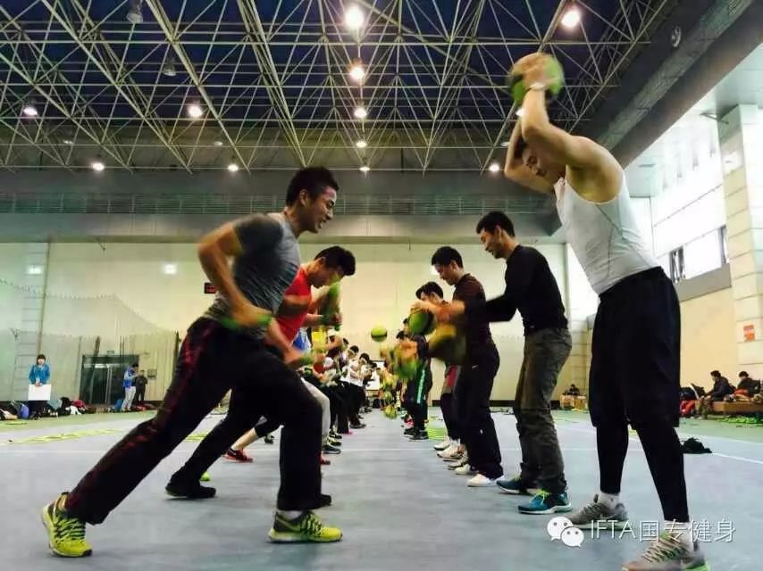 轨迹仪作用_综合训练器锻炼轨迹_轨迹运动