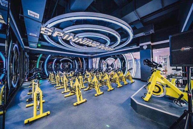 男生送你健身手套是啥意思_送人送健身手套_送手套健身人送什么好