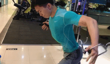 胸肌锻炼器材的使用方法_综合训练器 胸肌_胸肌训练器有用吗