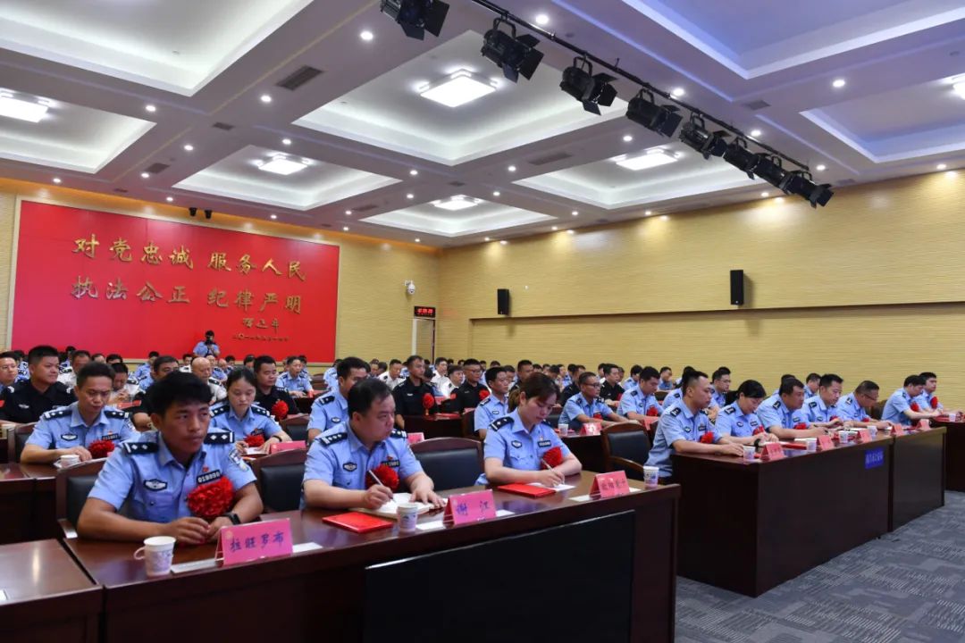 南昌公安局领导分工_南昌市公安局领导班子_南昌市公安局党委副书记