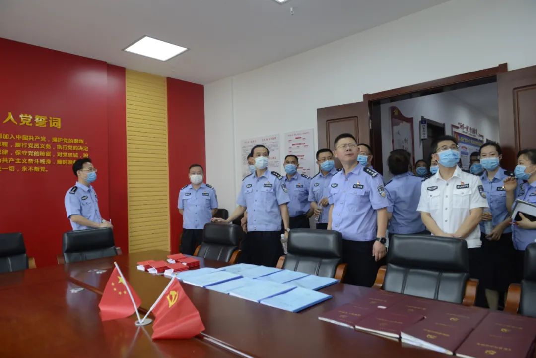 南昌公安局领导分工_南昌市公安局领导简介_南昌市公安局领导班子