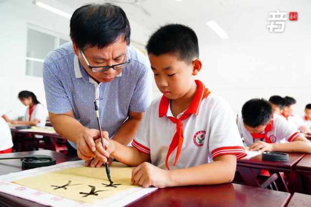 钢琴家朗朗 练习_钢琴家朗朗 练习_钢琴家朗朗 练习