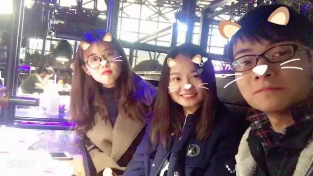 校运会通讯稿件范文_大学校运会通讯稿100字_大学生校运会通讯稿