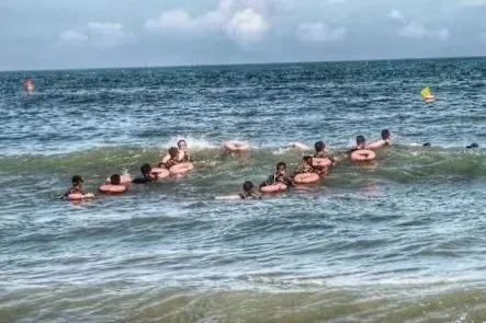 踩水入门教程_练习踩水_初学者踩水教学视频