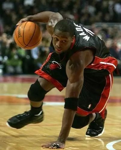 健身手套护腕什么牌子好_健身手套 护腕_手套健身护腕的作用