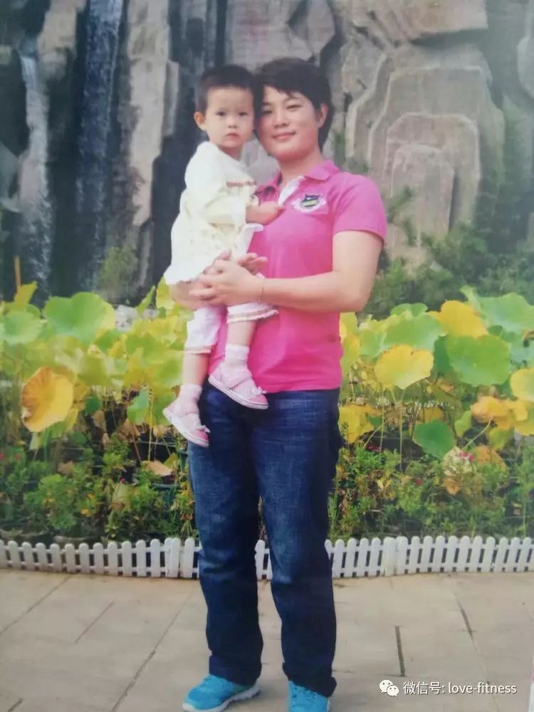 健身手套选择大一点还是小一点_手套健身选择什么牌子_健身手套怎么选择