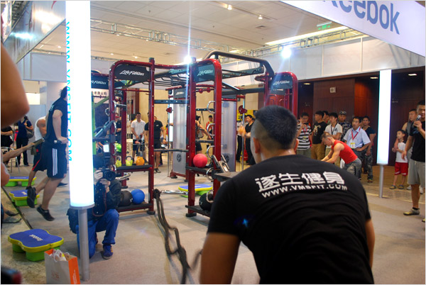 360综合训练器_综合训练器安装视频教程_综合训练器动作