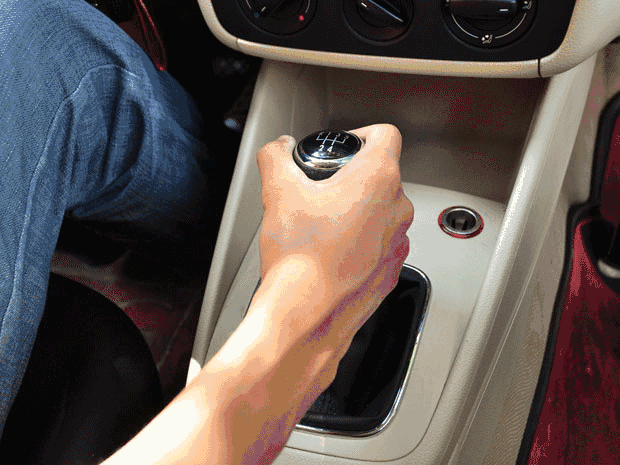 手动挡 练习换挡_手动换挡操作_手动换挡原理视频