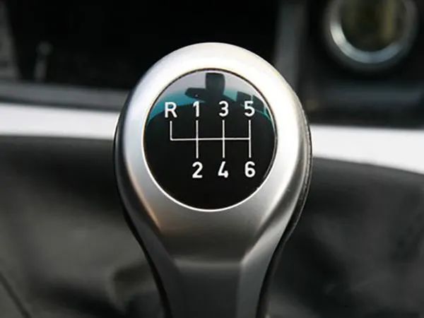 手动换挡操作_手动挡 练习换挡_手动换挡原理视频