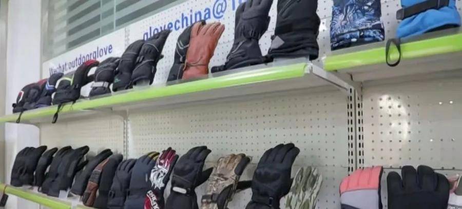 开元棋app官方下载 这里是济宁 | 小手套织就致富路