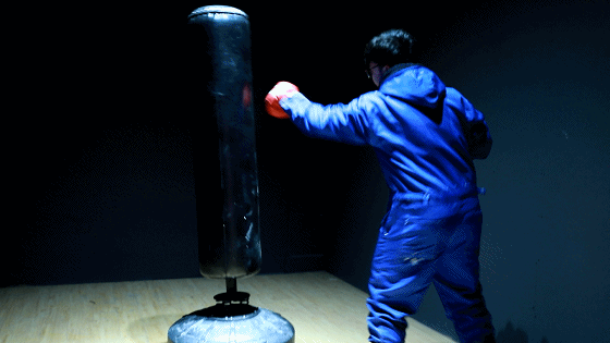 健身手套 男士_不同厚度拳击手套区别_拳击手套设计初衷