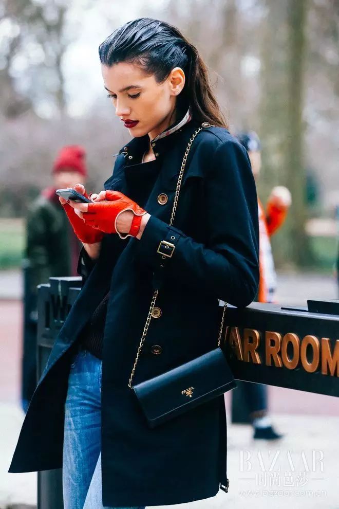 戴手套健身还是起茧_健身戴不戴手套_戴手套健身还会磨出茧子吗