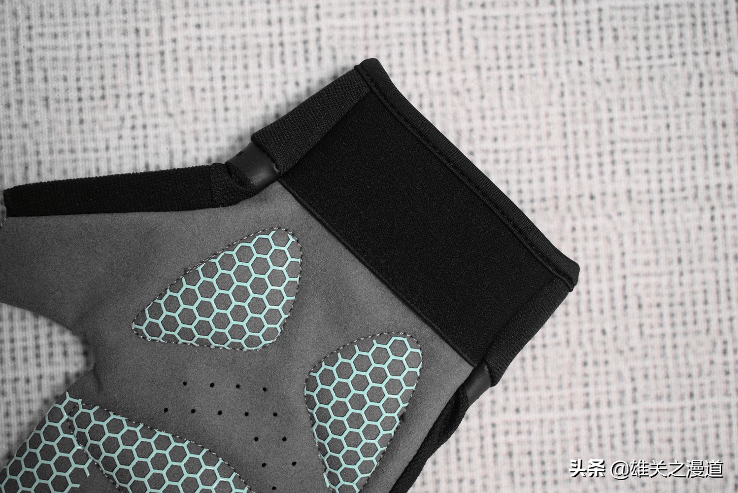  迈克达威T020运动手套评测 _专业健身手套_