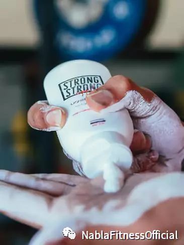 健身护腕手套_带护腕的健身手套_手套健身护腕图片