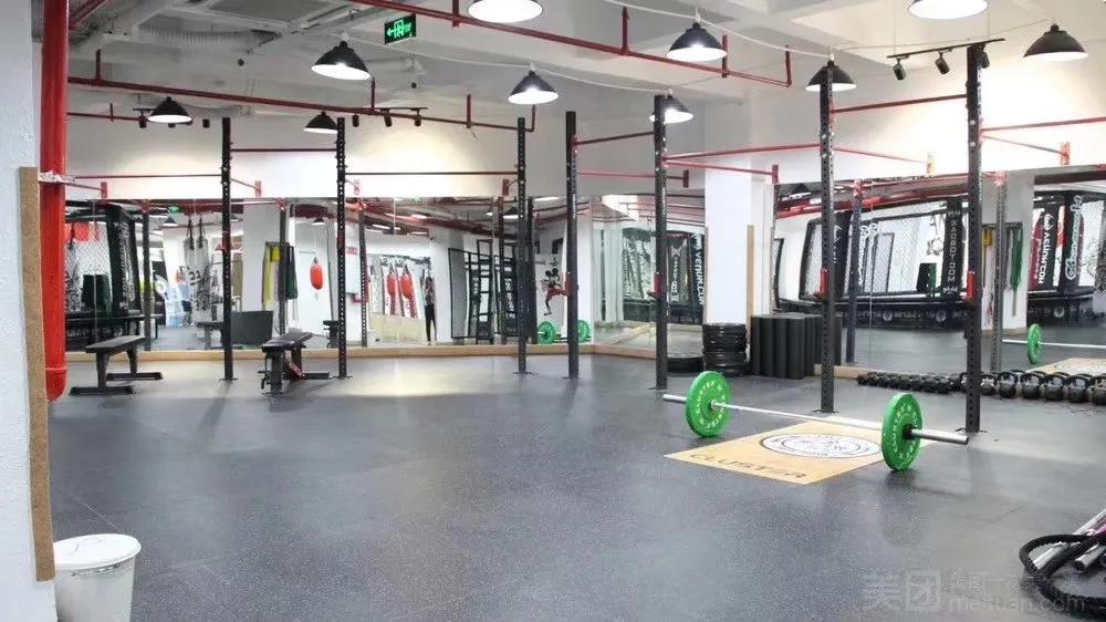 龙门式机体的优缺点_龙门综合训练器_龙门架训练器使用图解