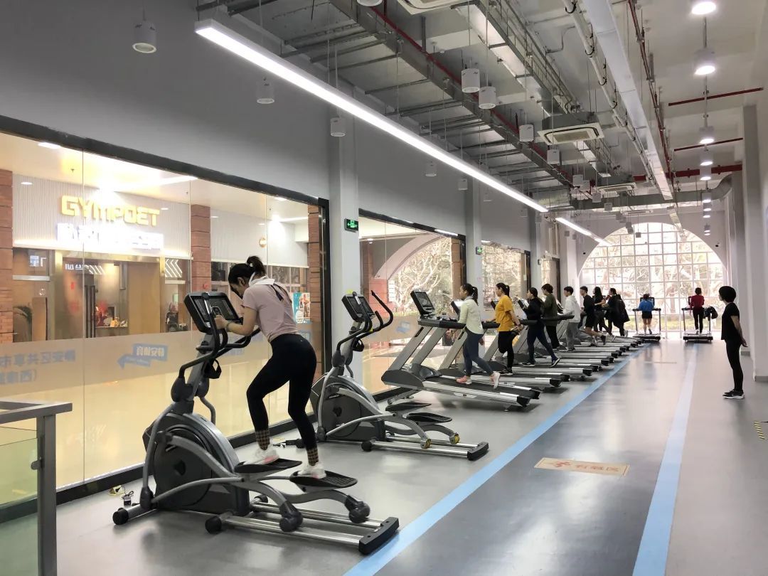 飞鸟训练器肌肉示意图_飞鸟训练器练胸肌_大飞鸟综合训练器