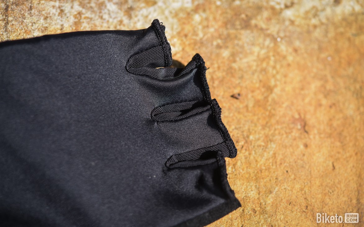 唐力龙和迪卡侬健身手套_迪卡侬Van Rysel RoadR 900手套评测_Van Rysel RoadR 900公路手套特点