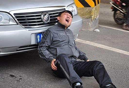 碰瓷党 豪车 女司机_当碰瓷党碰到女司机_碰瓷党 货车 驾驶安全