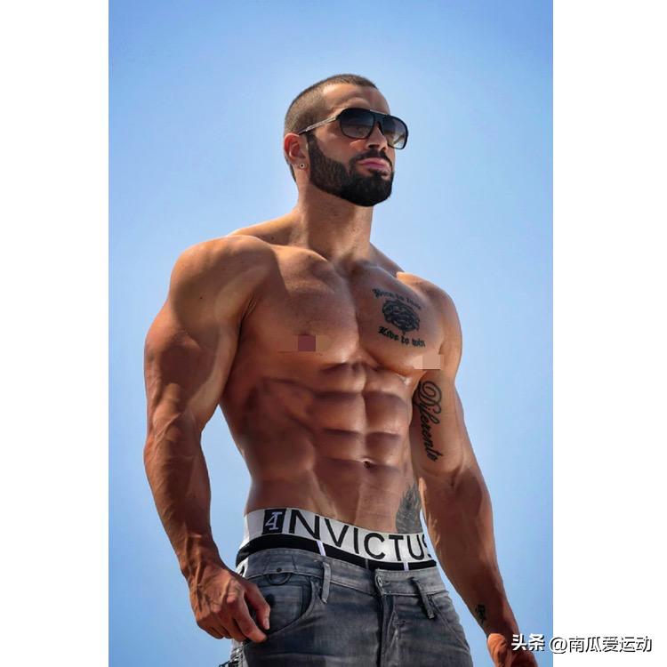 综合训练器 胸肌_高效胸肌打造动作_胸肌训练动作