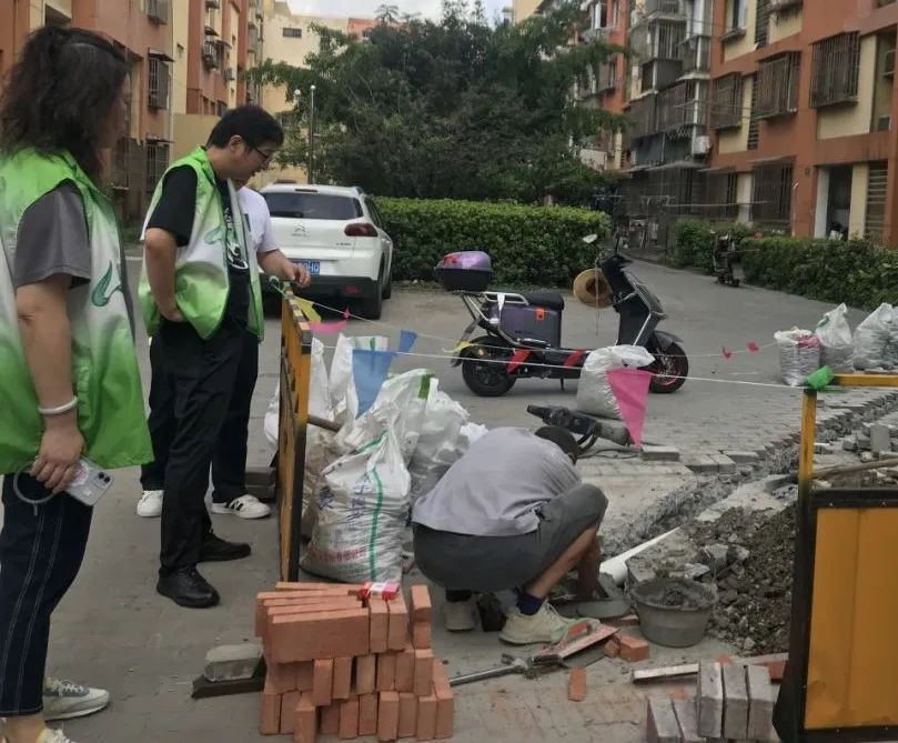 2025年天天彩免费大全 切实保障居民出行安全！污水管道改造疏通“血管”堵塞