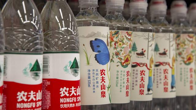 农夫山泉毛利率_农夫山泉砒霜门新闻发布会_钟睒睒首富之路