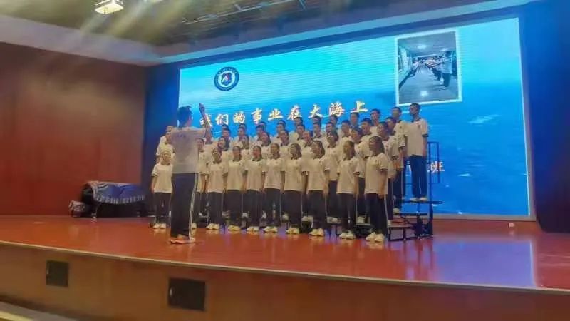 军人练军姿视频_训练军姿的简单步骤_军姿练习