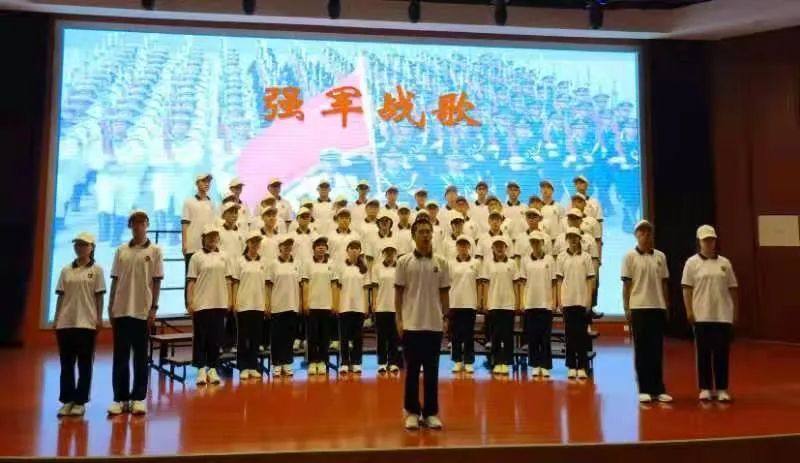 军姿练习_军人练军姿视频_训练军姿的简单步骤