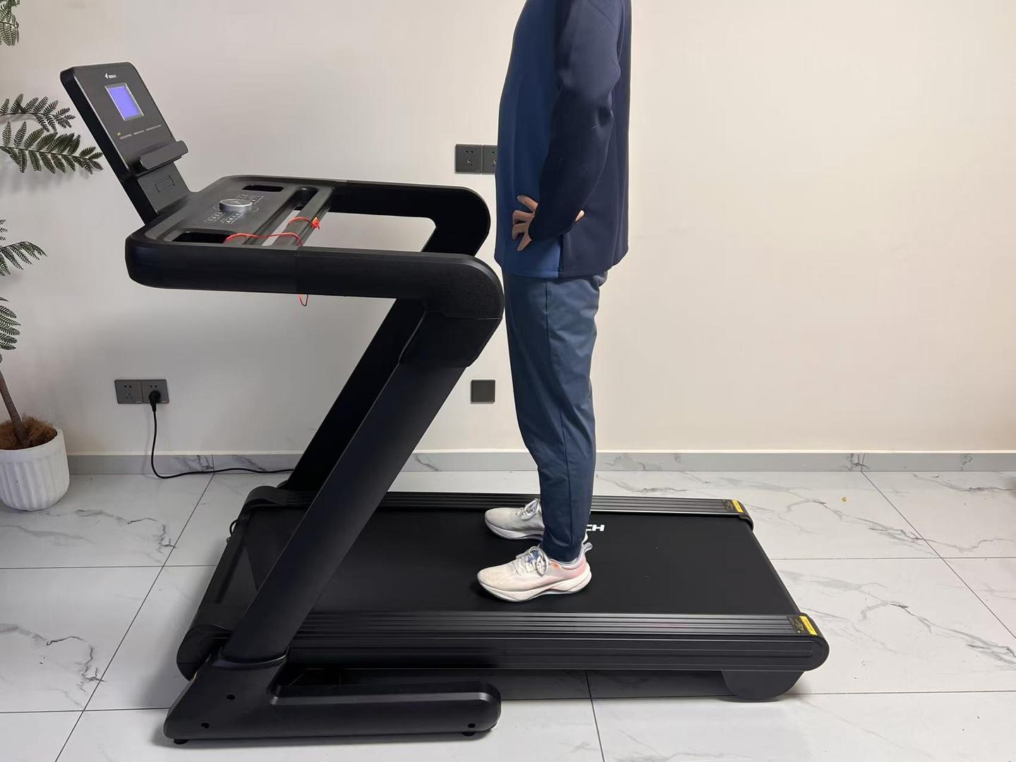 什么牌子跑步机好适合家用_易跑M5 Pro评测_大坡度跑步机选购指南