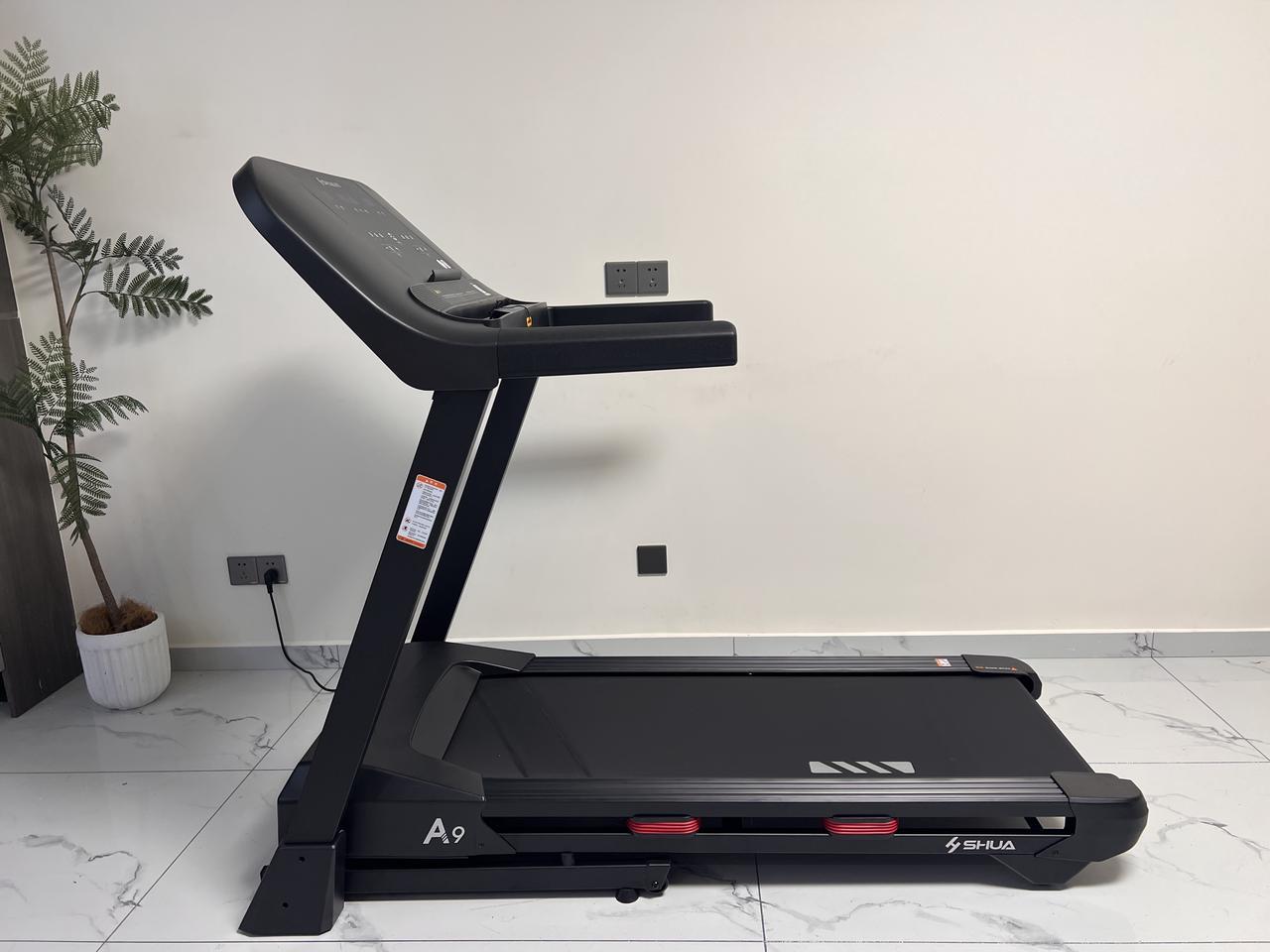 易跑M5 Pro评测_大坡度跑步机选购指南_什么牌子跑步机好适合家用