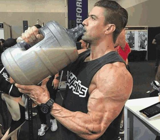 健身手套护腕_低成本健身_健身入门指南