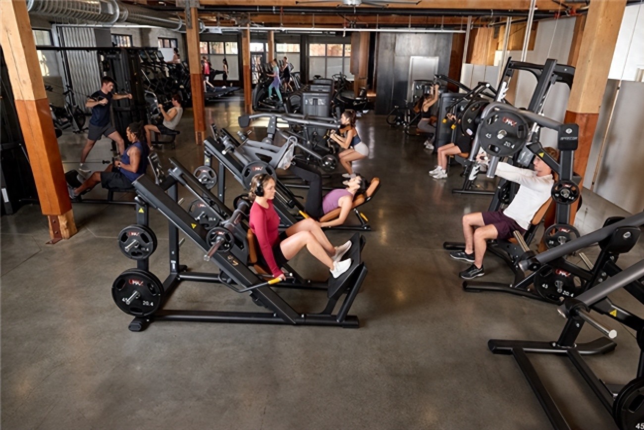 澳门管家一肖一特中下一期预测 2025力量训练设备高端之选｜Precor必确Discovery™挂片力量系列，以精准设计获业内好评