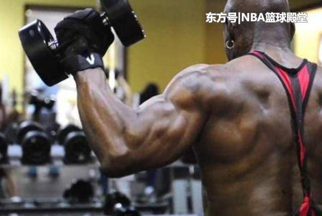 NBA球员手腕力量训练_如何练习投篮腕力_詹姆斯加内特手腕力量方法