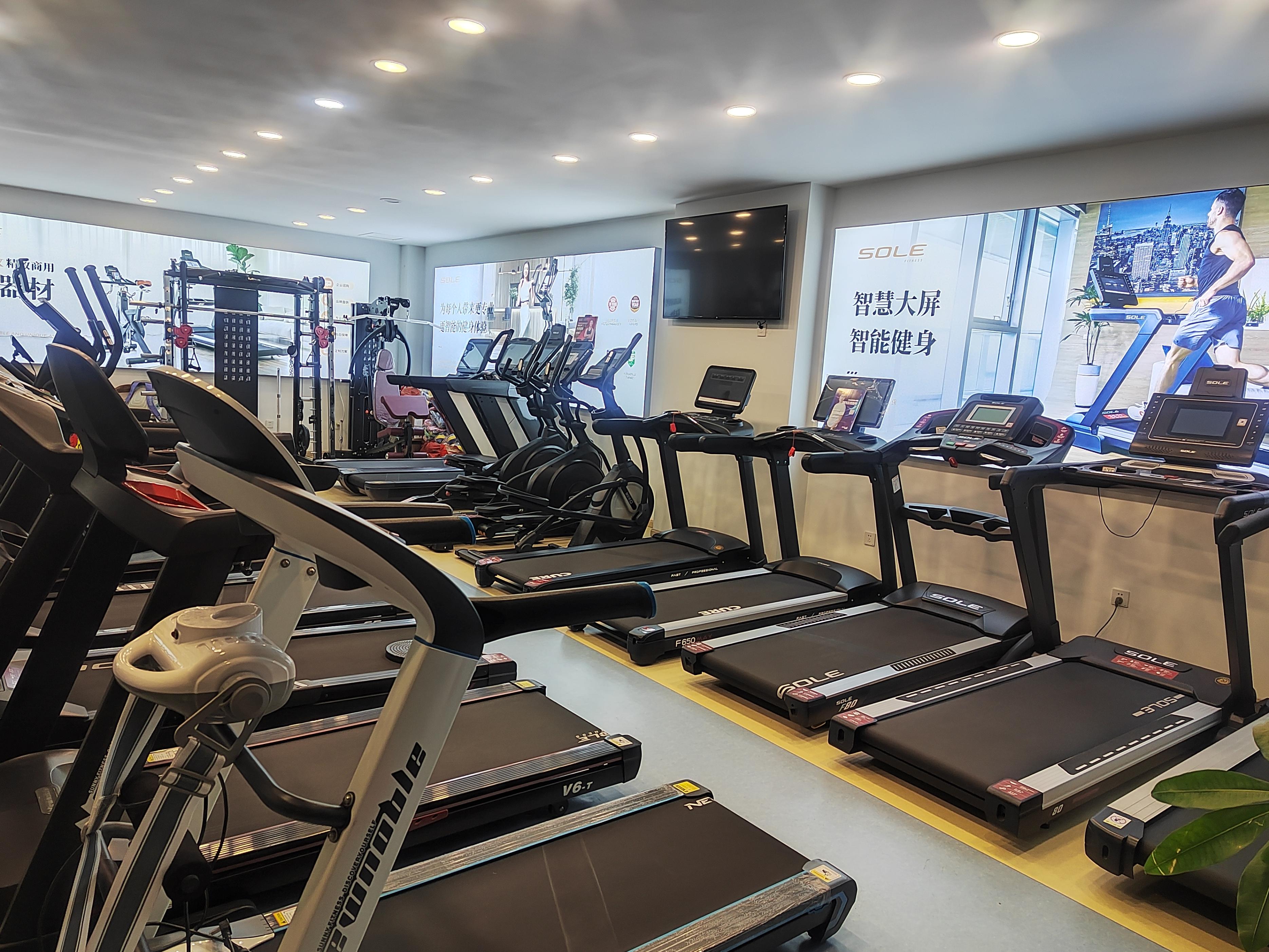 成都专业跑步机专卖店推荐_综合训练器 健身_SOLE速尔体院店选购指南
